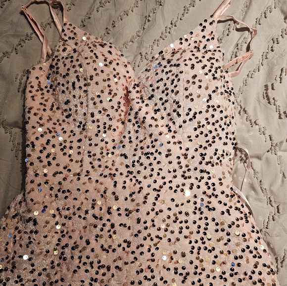 Dress - Picture 2 of 4